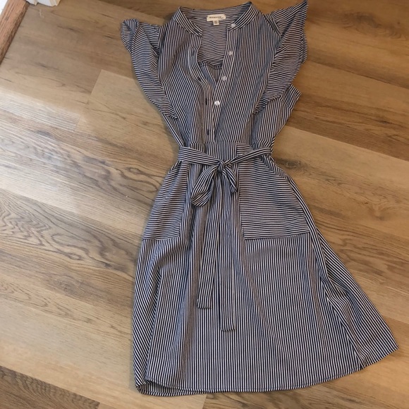 Sleeveless Dress - Picture 1 of 3